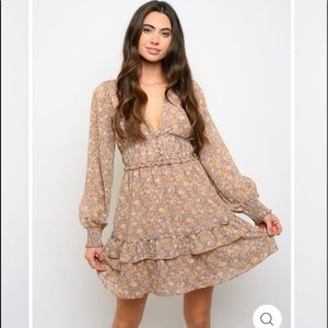 NWT STORIA LONG SLEEVE FLORAL MINI DRESS
